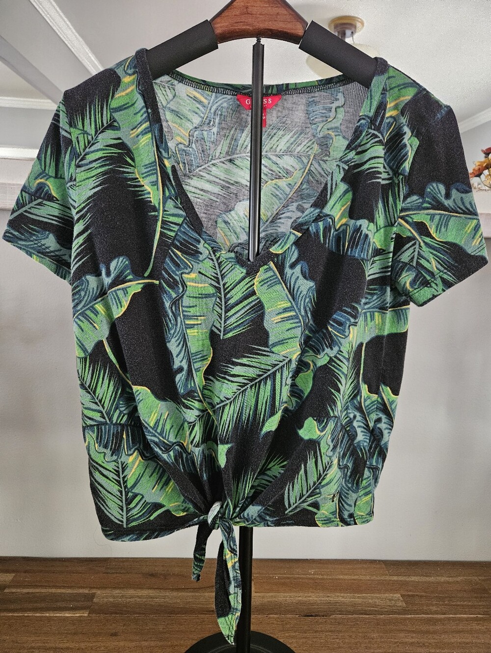 Womens Black and green pattern guess shirt size small